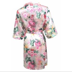 David’s Bridal Robe Pink Floral Pastel Satin Belt